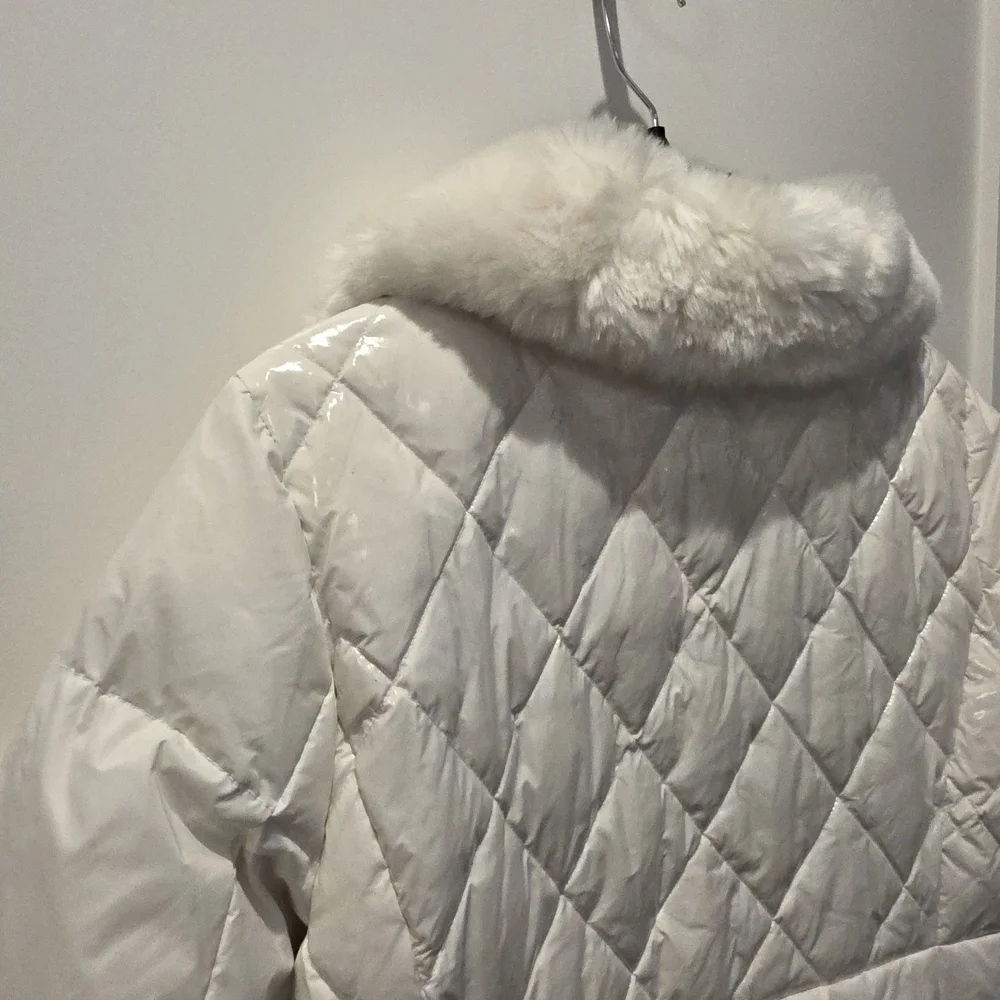 Kate Spade Women's Down & Feather Puffer Quilted Fur Collar Coat White Medium